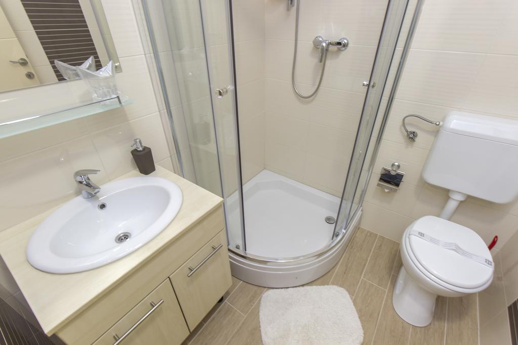 Parkcity Rooms ชิเบนิก ภายนอก รูปภาพ