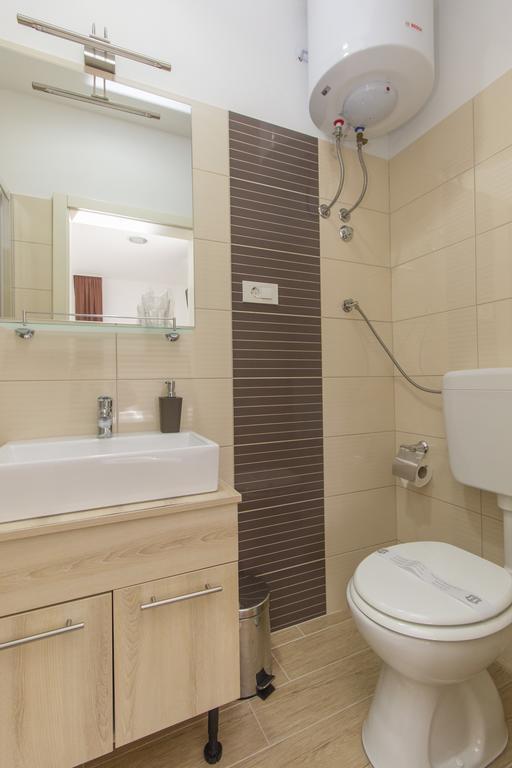 Parkcity Rooms ชิเบนิก ภายนอก รูปภาพ